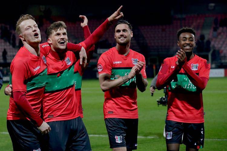 心球员往往 心球员往往