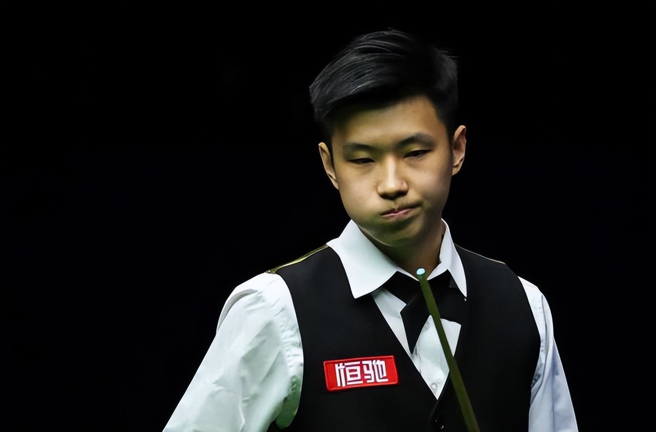 场球员在攻 场球员在攻