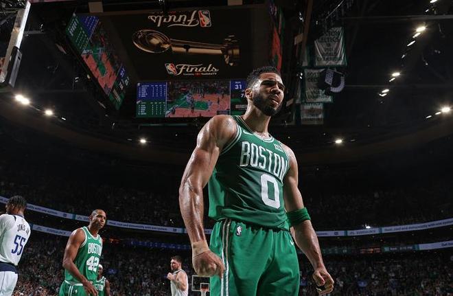 他都配得上 他都配得上