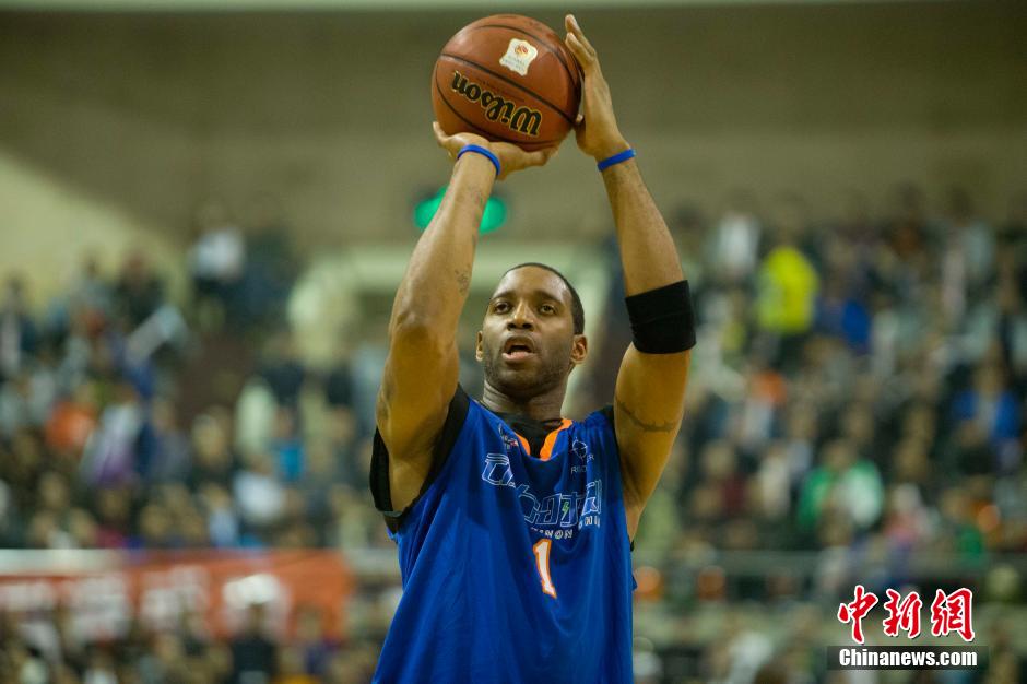 詹姆斯接应 詹姆斯接应